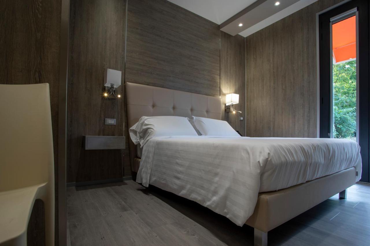 Hotel Tre Ville Parma Esterno foto