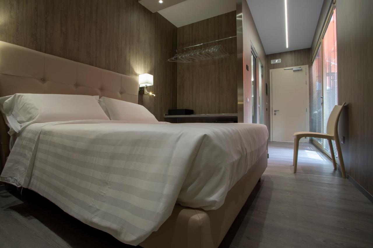 Hotel Tre Ville Parma Esterno foto