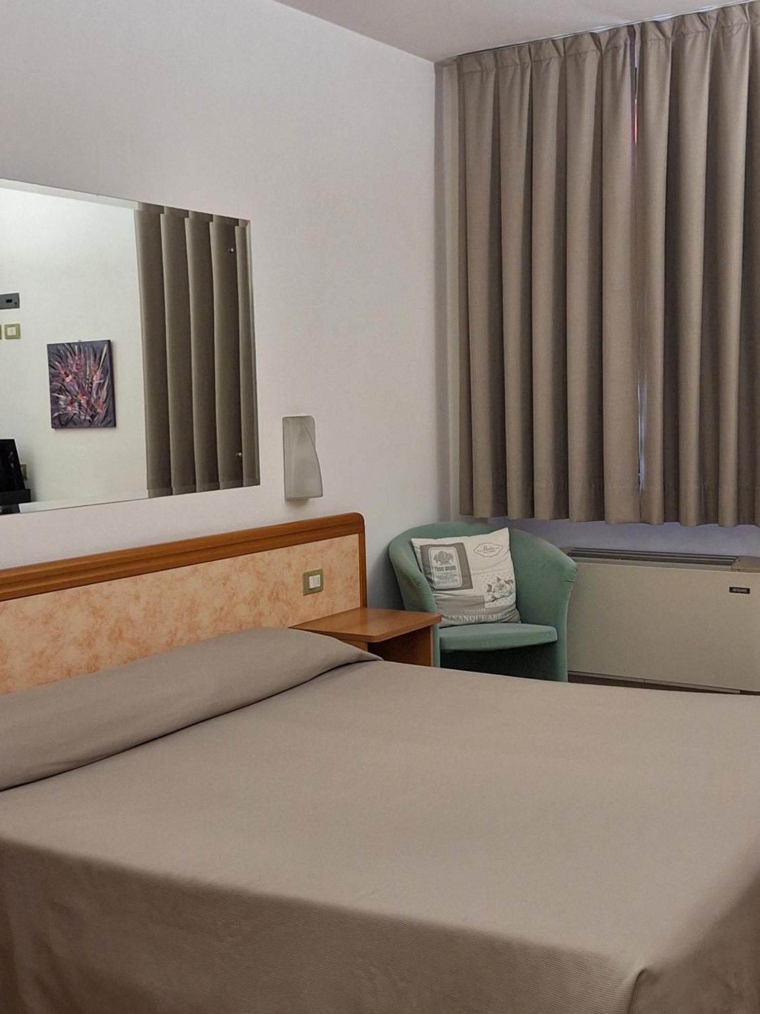 Hotel Tre Ville Parma Esterno foto