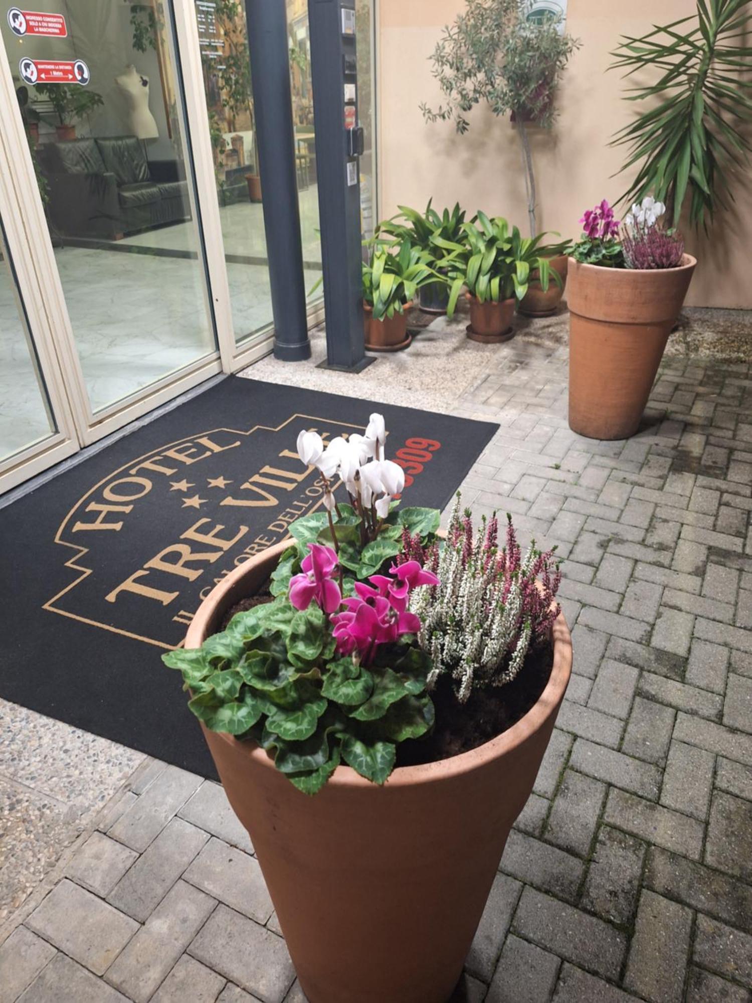 Hotel Tre Ville Parma Esterno foto