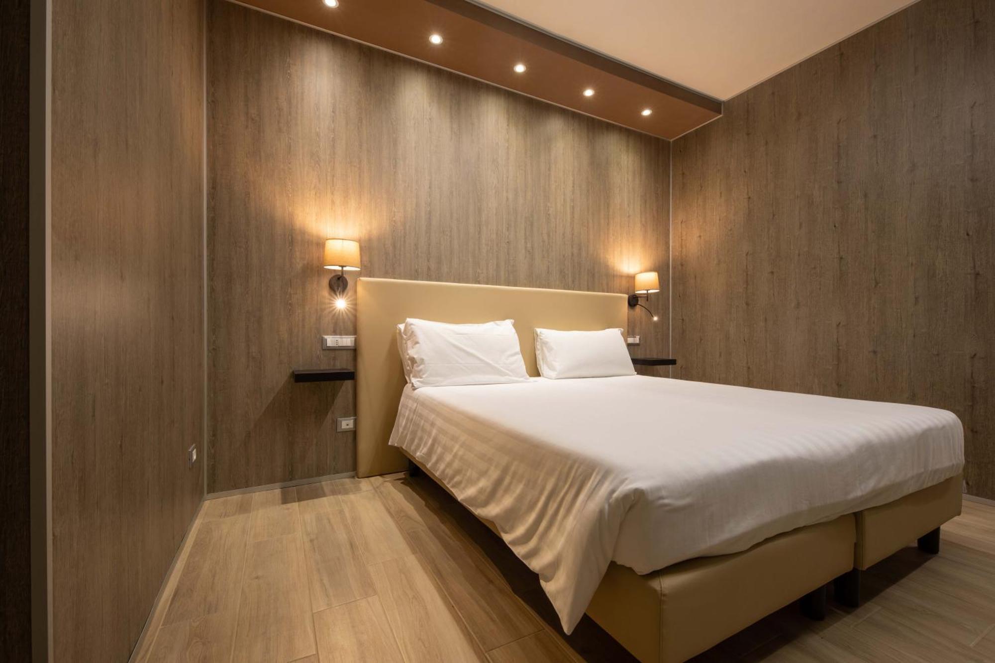 Hotel Tre Ville Parma Esterno foto